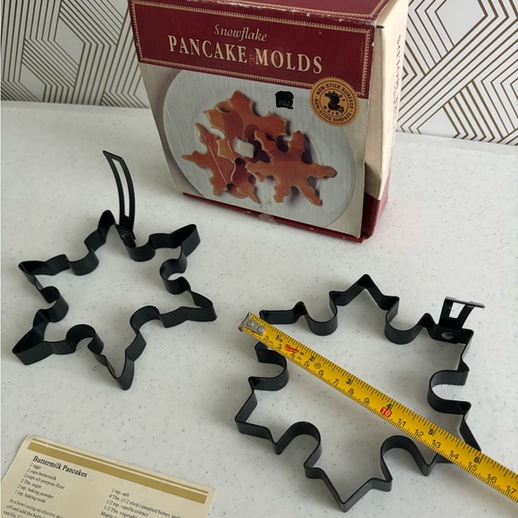 Williams Sonoma Christmas Pancake 2 Mold Nonstick Snowflake - Picture 4 of 4